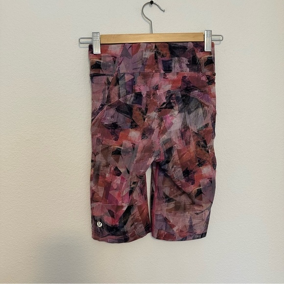 Lululemon On Pace Shorts Sun Dazed Multi Pink 10” Inseam Size 4 Women’s - Picture 8 of 9